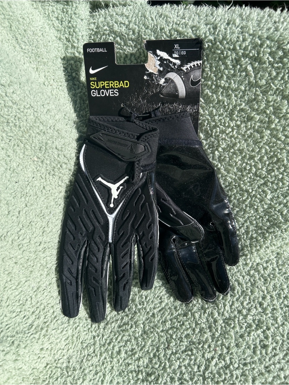 Size XL Nike Superbad Men’s Football Gloves in Black with White Jumpman